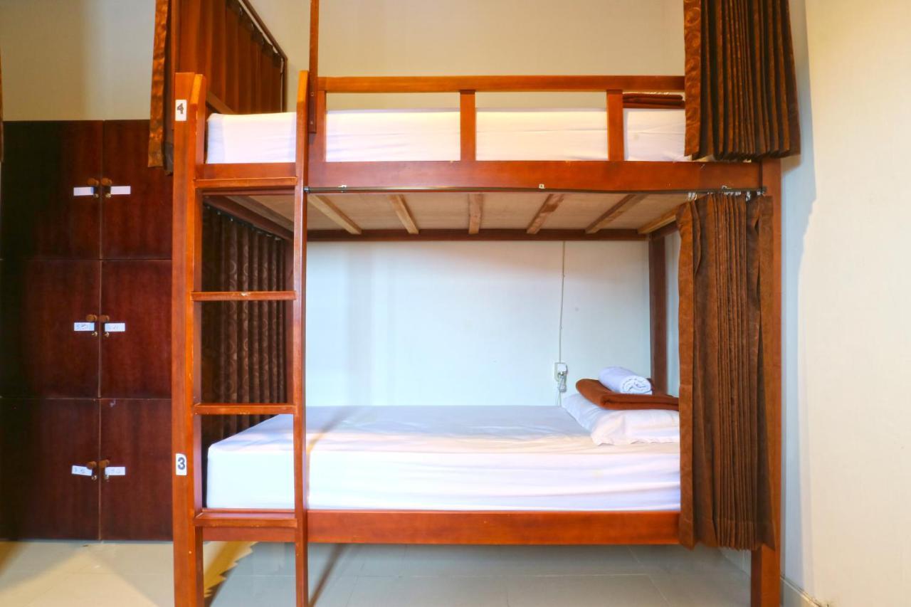 In Calm Hostel Canggu Buitenkant foto