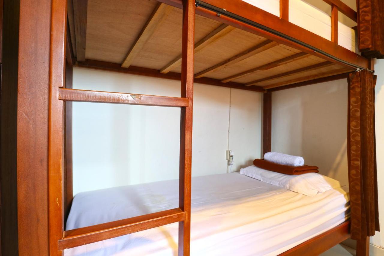 In Calm Hostel Canggu Buitenkant foto