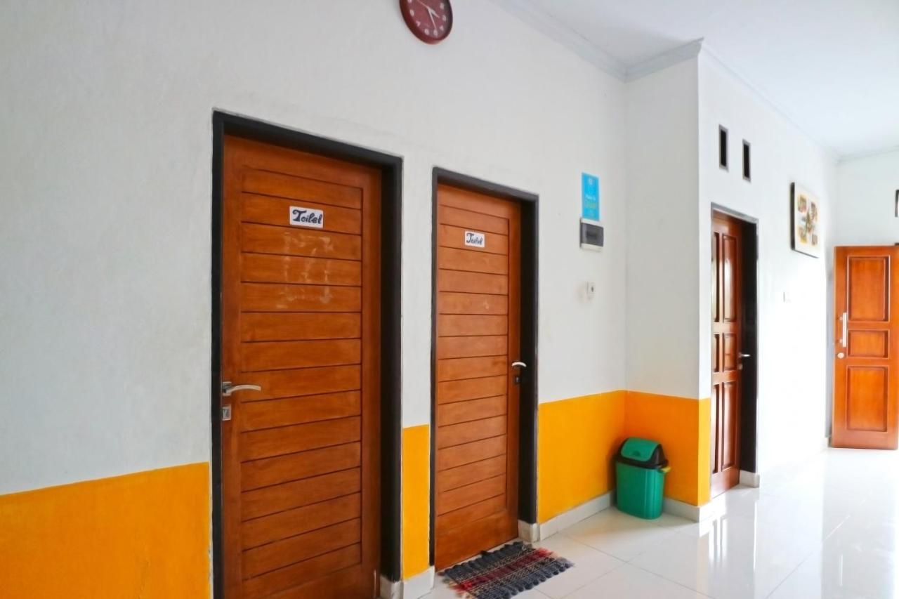 In Calm Hostel Canggu Buitenkant foto