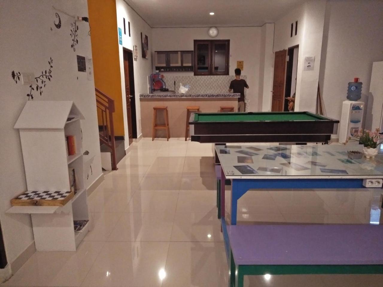 In Calm Hostel Canggu Buitenkant foto
