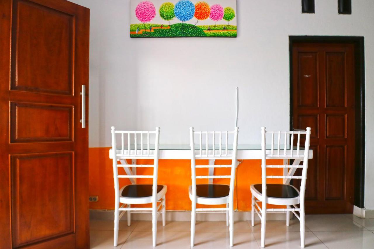 In Calm Hostel Canggu Buitenkant foto